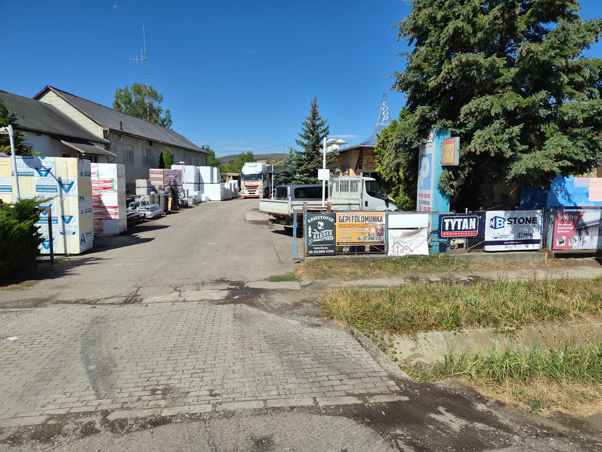 A Kert & Ház Centrum telepe Pétervásárán
